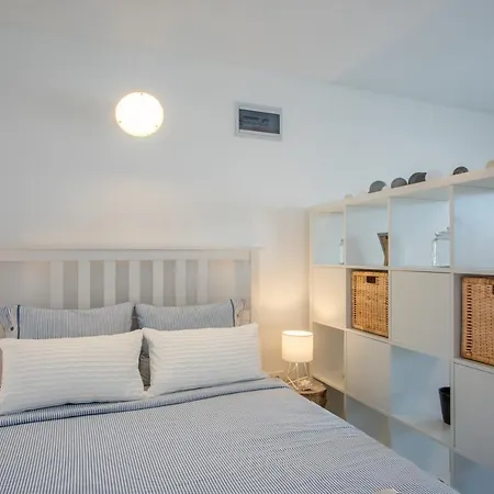 Apartment A White Cliffside